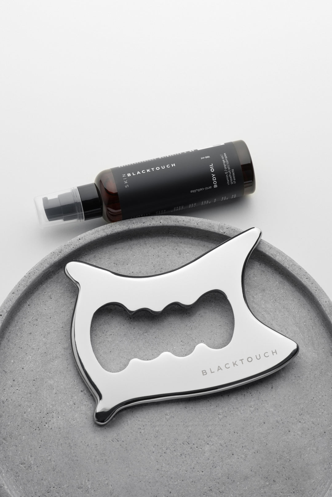 КОМПЛЕКТ "Steel Gua Sha & Anti-Cellulite Oil" - BLACKTOUCHUKRAINE