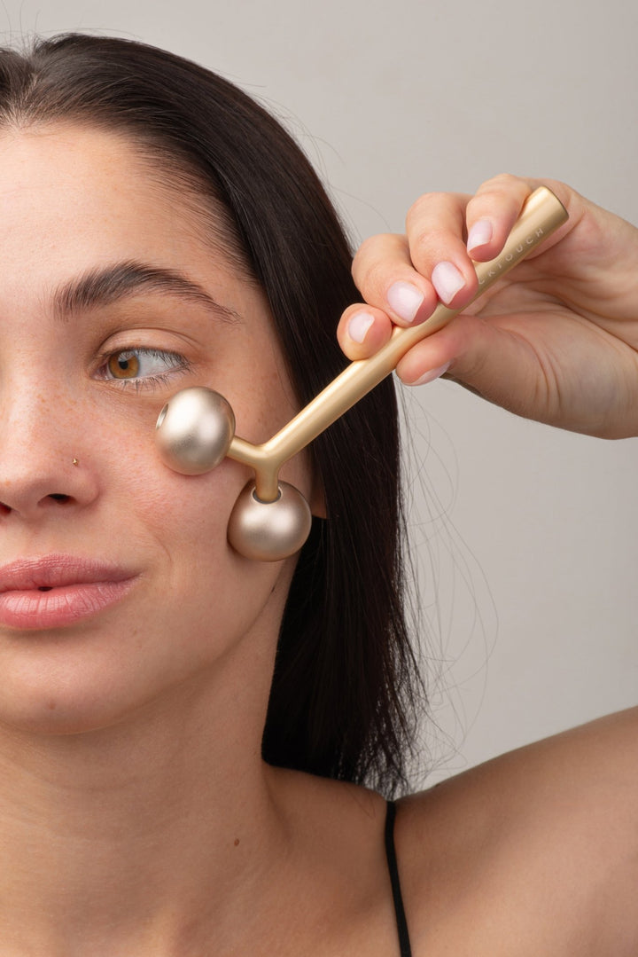 Комплект "Golden brass roller & Hyaluronic Serum" - BLACKTOUCH