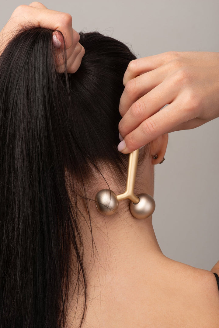 Комплект "Golden brass roller & Hyaluronic Serum" - BLACKTOUCH