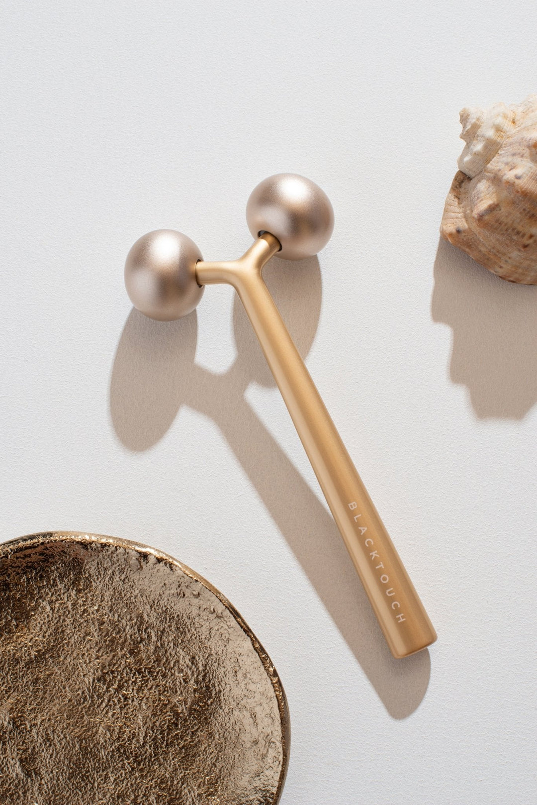 Комплект "Golden brass roller & Hyaluronic Serum" - BLACKTOUCH