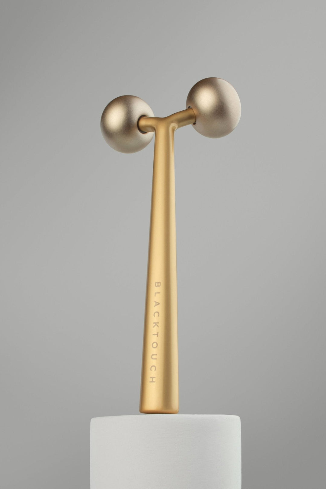 Комплект "Golden brass roller & Hyaluronic Serum" - BLACKTOUCH