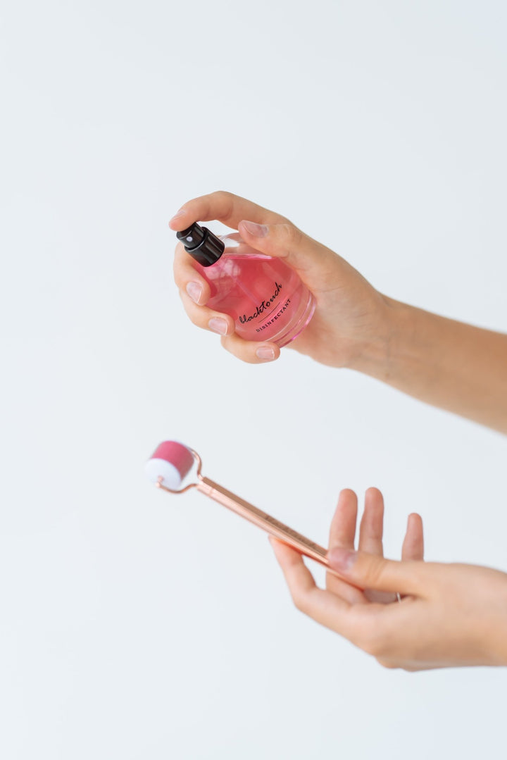 Комплект "Mesoroller & Disinfectant" - BLACKTOUCH