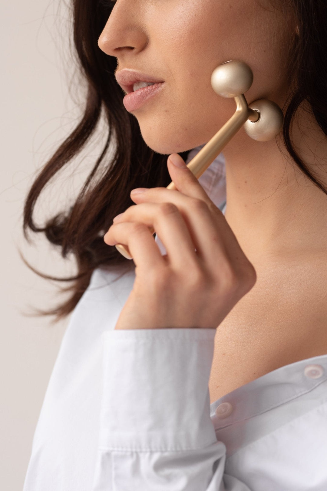 Подарунковий набір "Golden brass roller & Hyaluronic Serum Set" - BLACKTOUCH