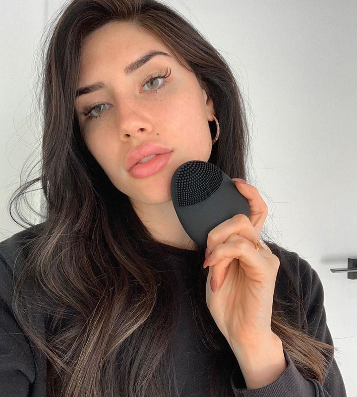 Електрощітка для очищення та масажу обличчя - BLACKTOUCH