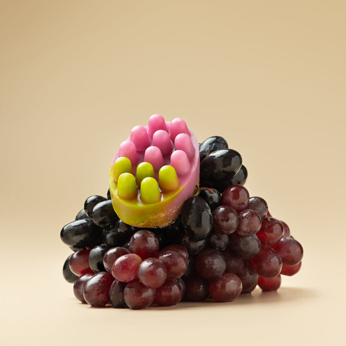 Масажне антицелюлітне мило з люфою Grape Crush — Виноград - BLACKTOUCH