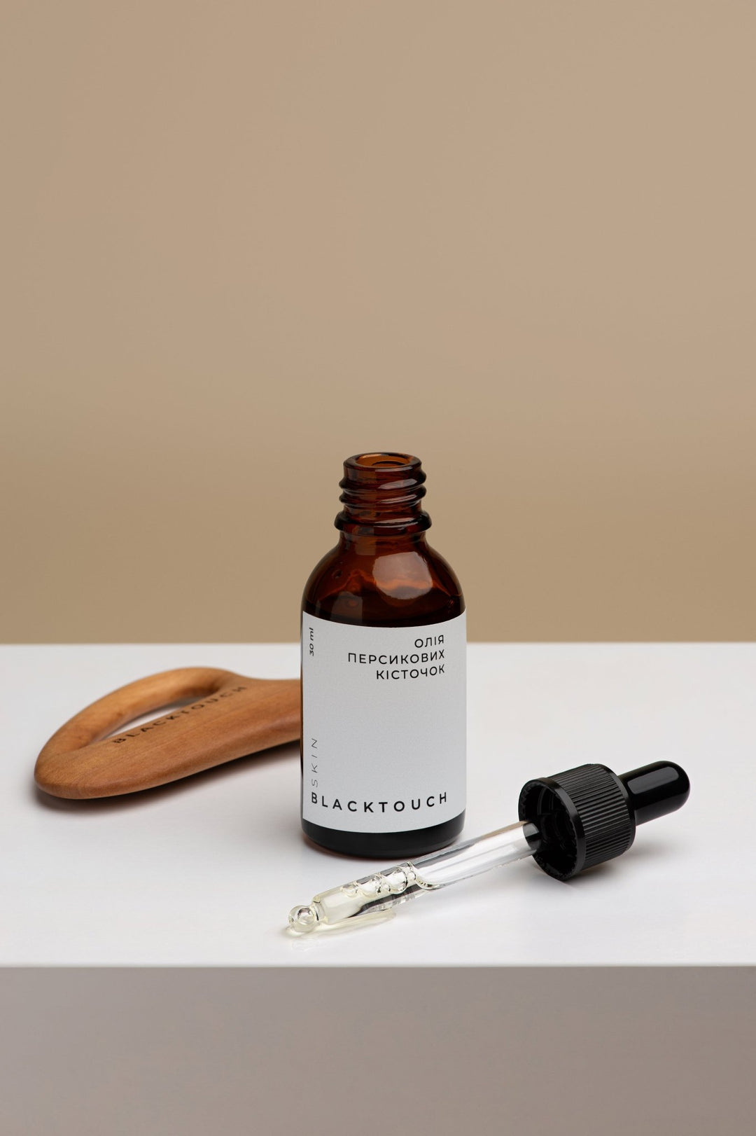 Олія персикових кісточок, 30 мл - BLACKTOUCH