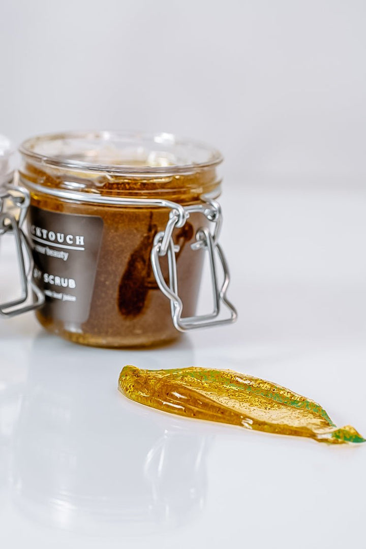 Скраб для тіла з соком листя Алое барбаденсіс, 200 мл - BLACKTOUCH