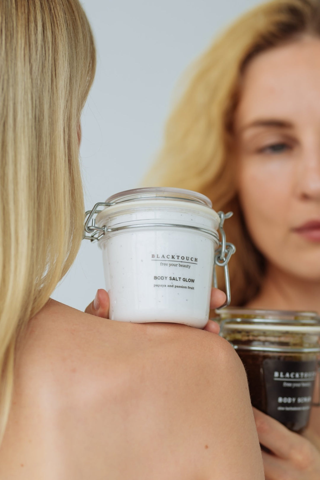 Сольовий скраб-суфле для тіла папая-маракуя, 200 мл - BLACKTOUCH