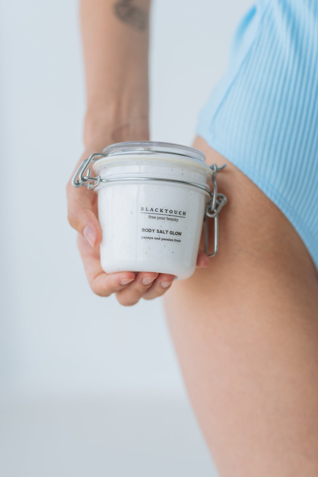 Сольовий скраб-суфле для тіла папая-маракуя, 200 мл - BLACKTOUCH