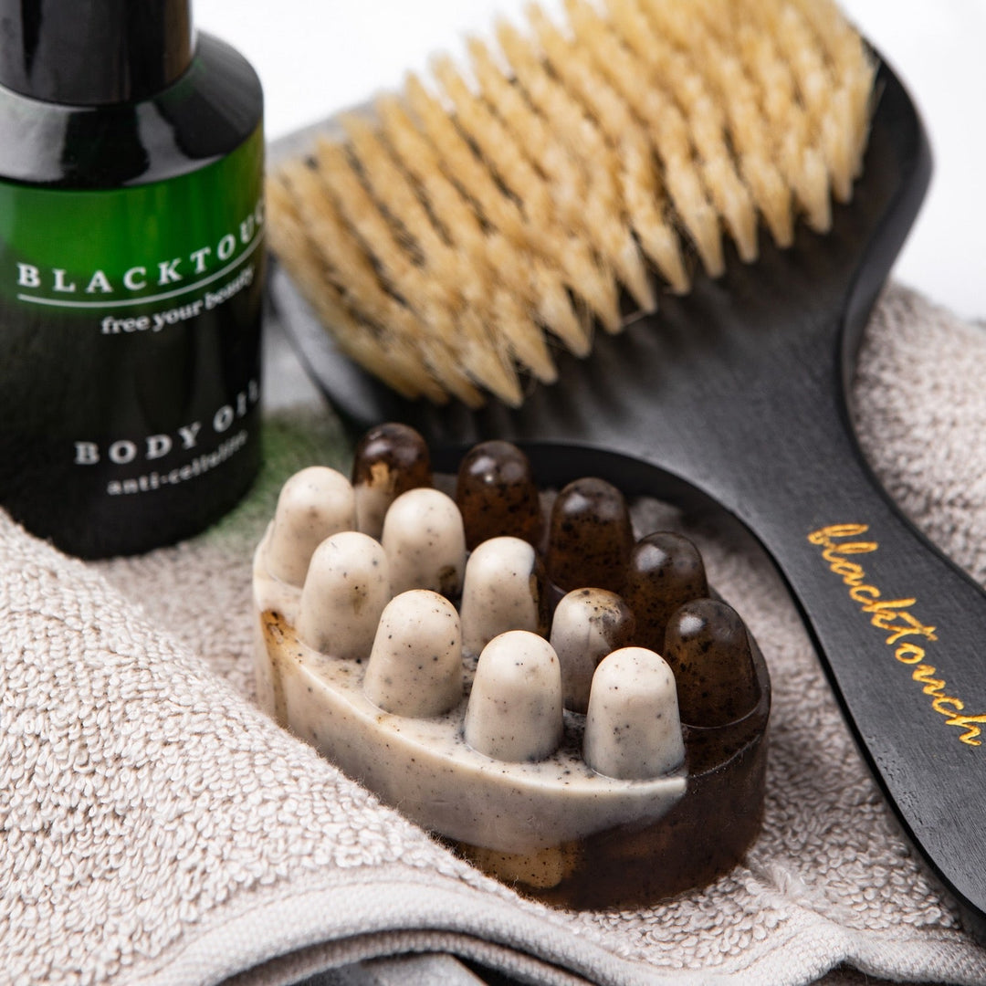 Твердий скраб для тіла Hard- Масажне антицелюлітне мило - Кава з молоком - BLACKTOUCH