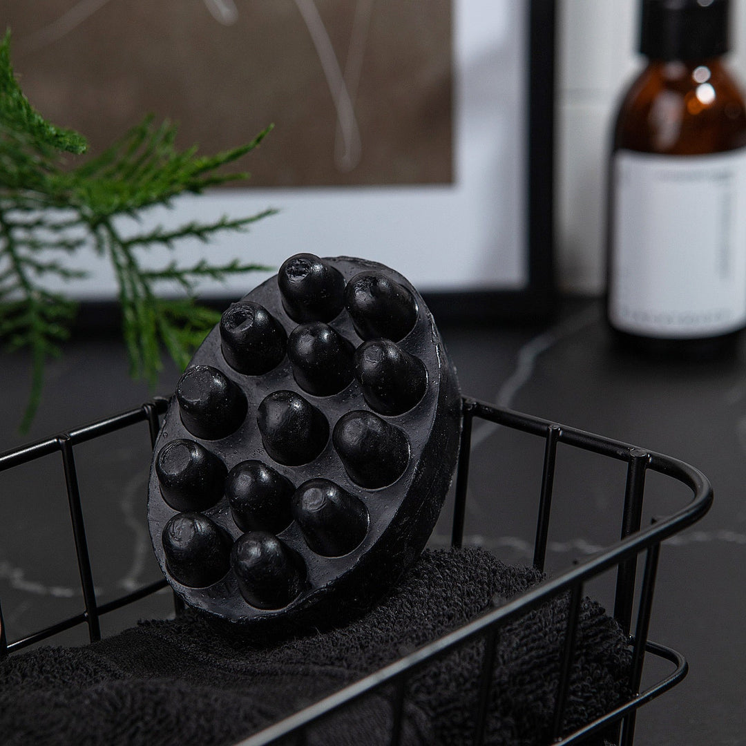 Твердий скраб для тіла medium - Масажне антицелюлітне мило - Бамбукове вугілля з маком - BLACKTOUCH