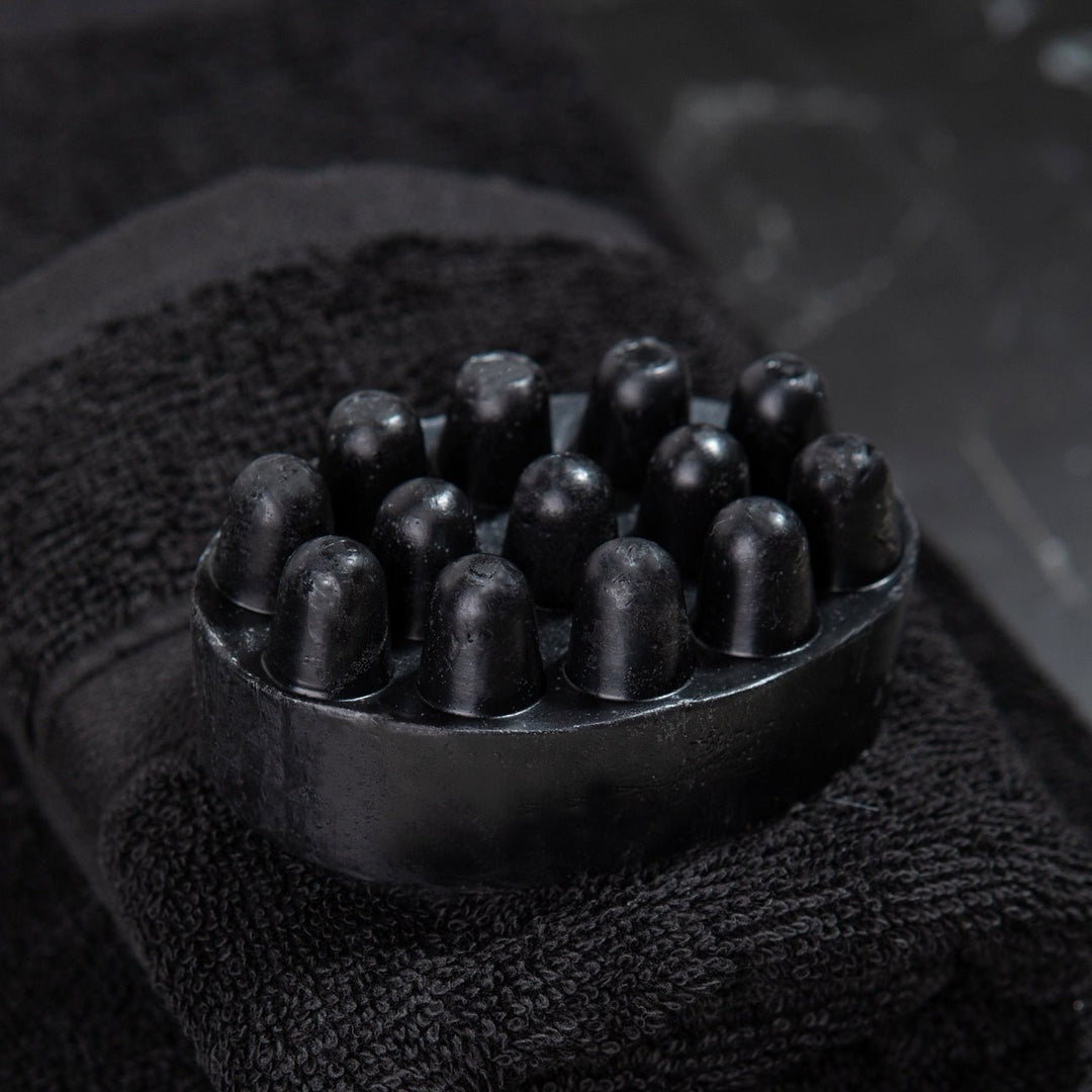 Твердий скраб для тіла medium - Масажне антицелюлітне мило - Бамбукове вугілля з маком - BLACKTOUCH