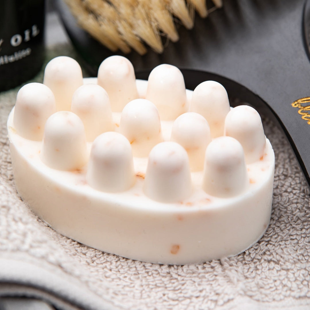 Твердий скраб для тіла soft - Масажне антицелюлітне мило - Вівсянка з молоком - BLACKTOUCH